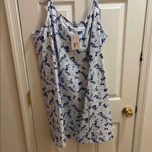 a new day Blue and White Floral Chemise